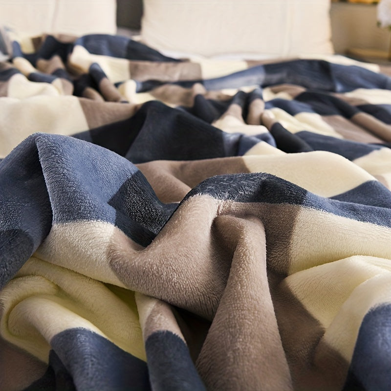 Fleece blanket with tropical leaf pattern – soft and lightweight