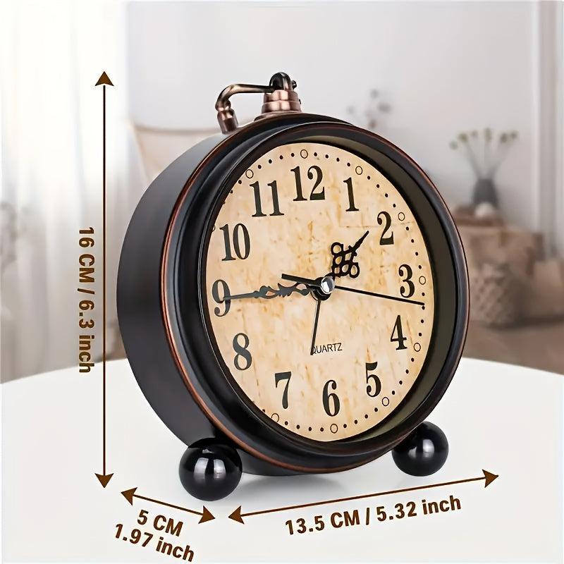 Retro alarm clock with a silent movement – classic desk clock