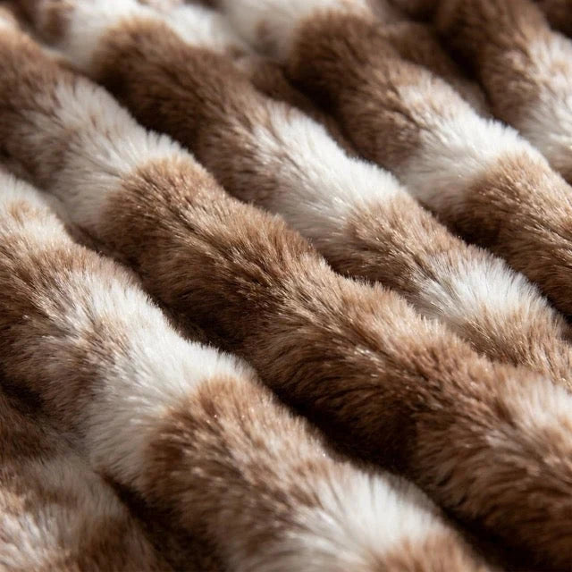 Kunstfell Kuscheldecke in Kaninchenfelloptik – weich und warm