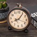 Retro alarm clock with a silent movement – classic desk clock