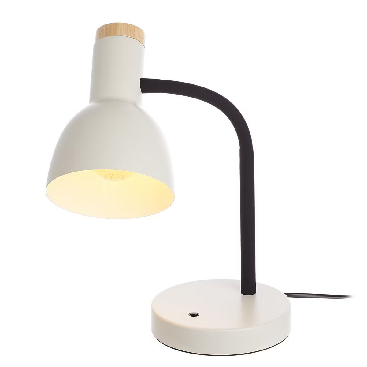 Modern metal desk lamp – Focused light for home offices and reading