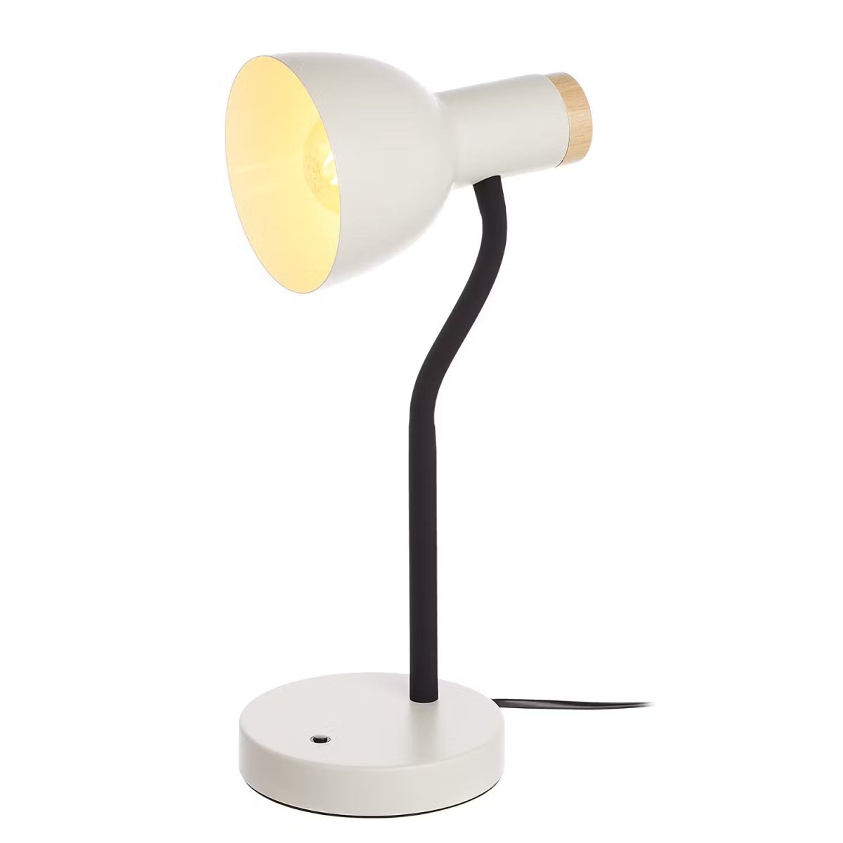 Modern metal desk lamp – Focused light for home offices and reading