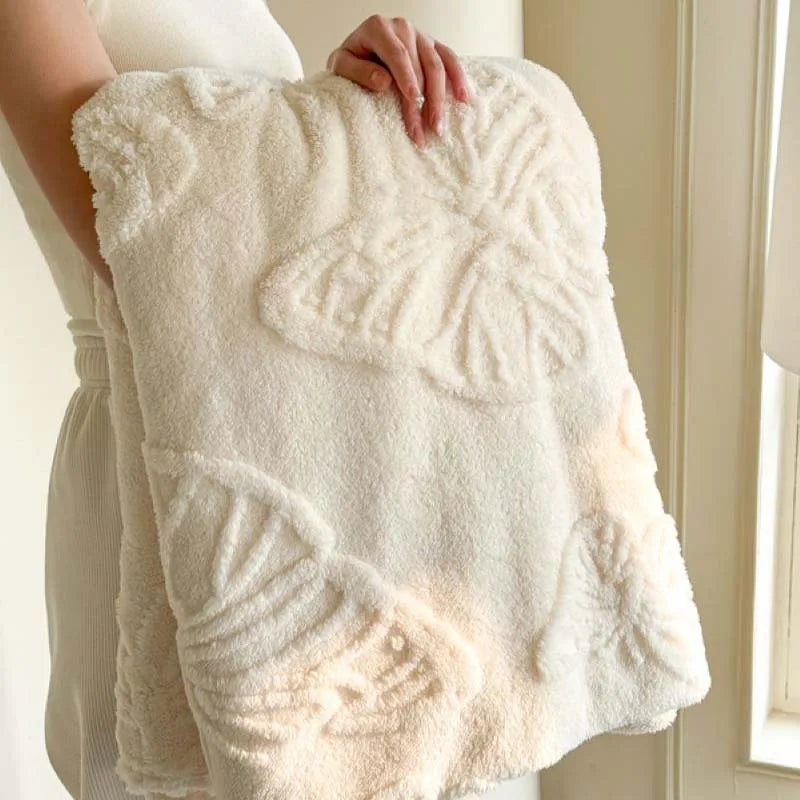 Blanket with 3D butterfly appliqués – soft and warm