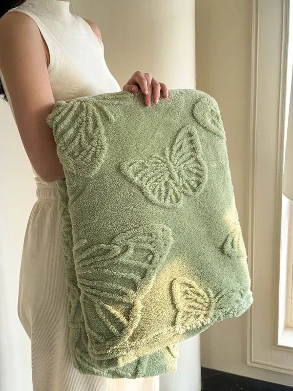 Blanket with 3D butterfly appliqués – soft and warm