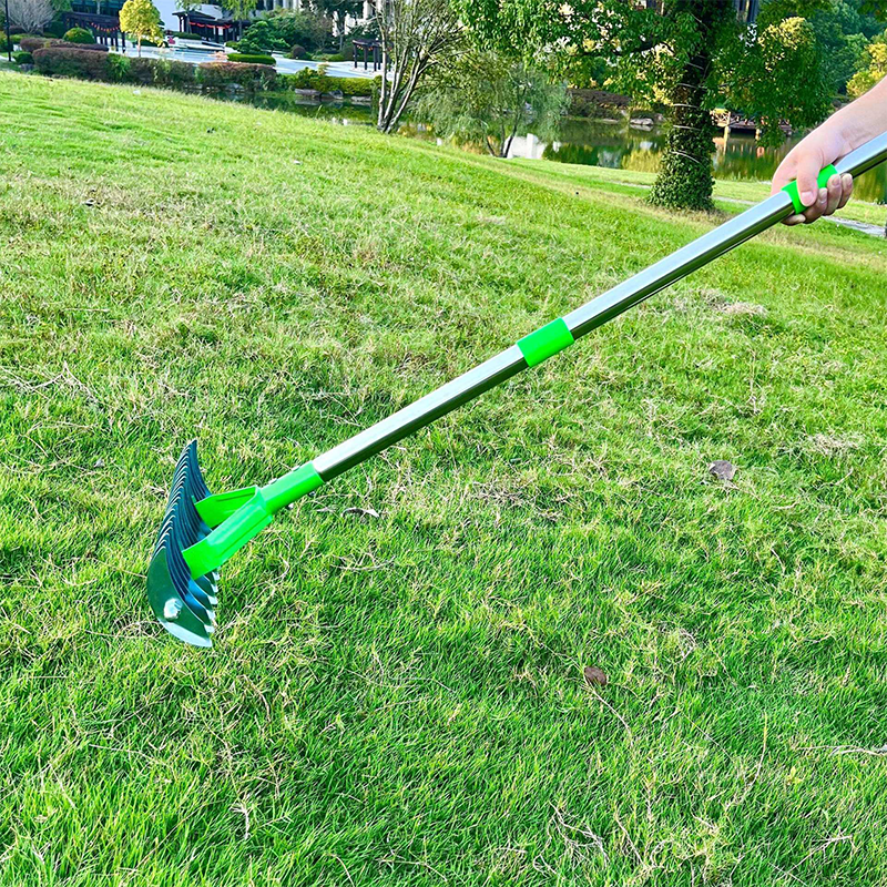 Vertikutierer mit Teleskopgriff – Ergonomisches Gartenwerkzeug