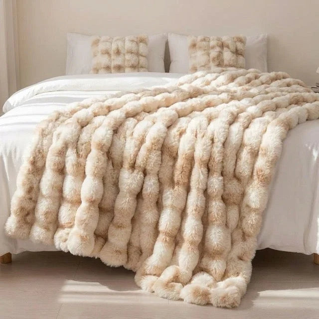 Kunstfell Kuscheldecke in Kaninchenfelloptik – weich und warm