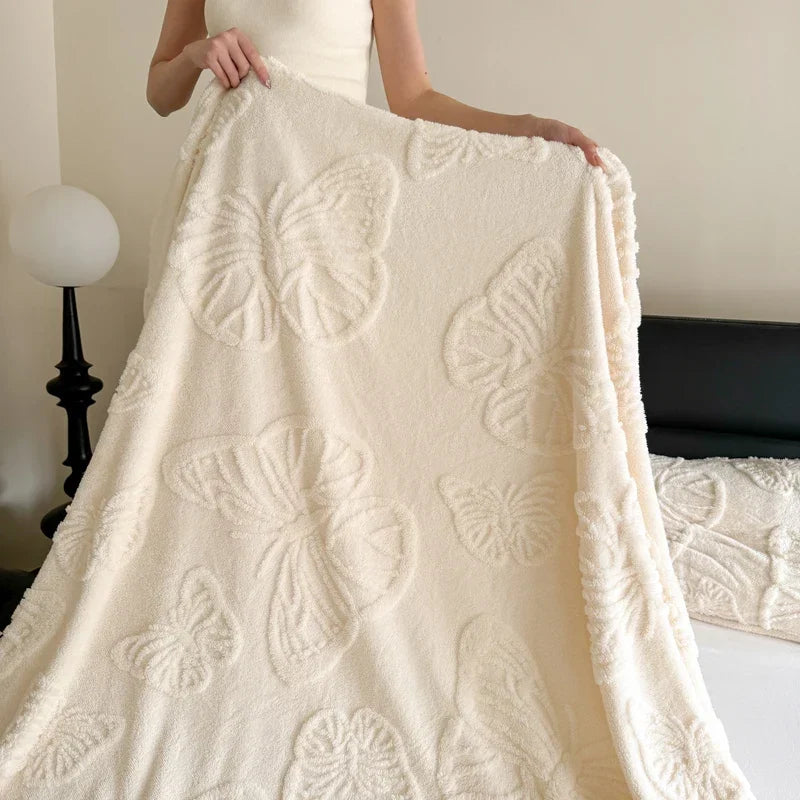 Blanket with 3D butterfly appliqués – soft and warm