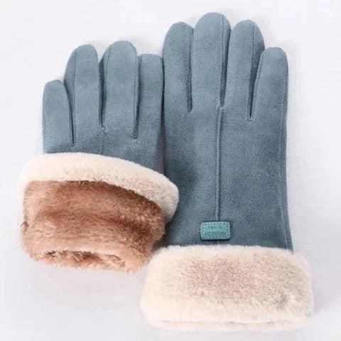 Heated women's gloves with touchscreen functionality and adjustable heat