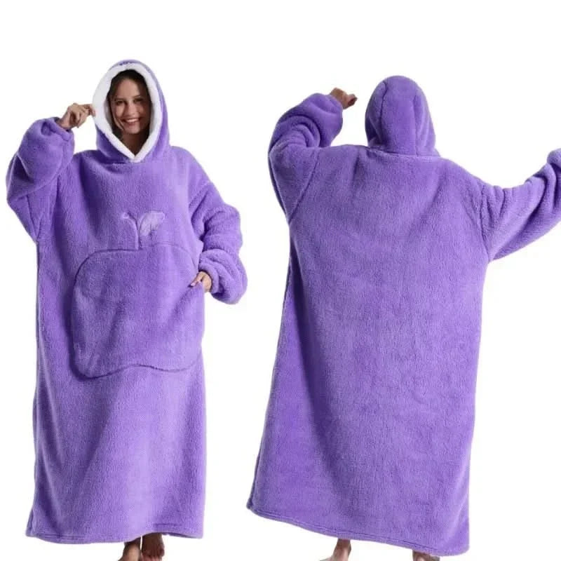 Oversized fleece hoodie – soft, warm, and unrestricted movement