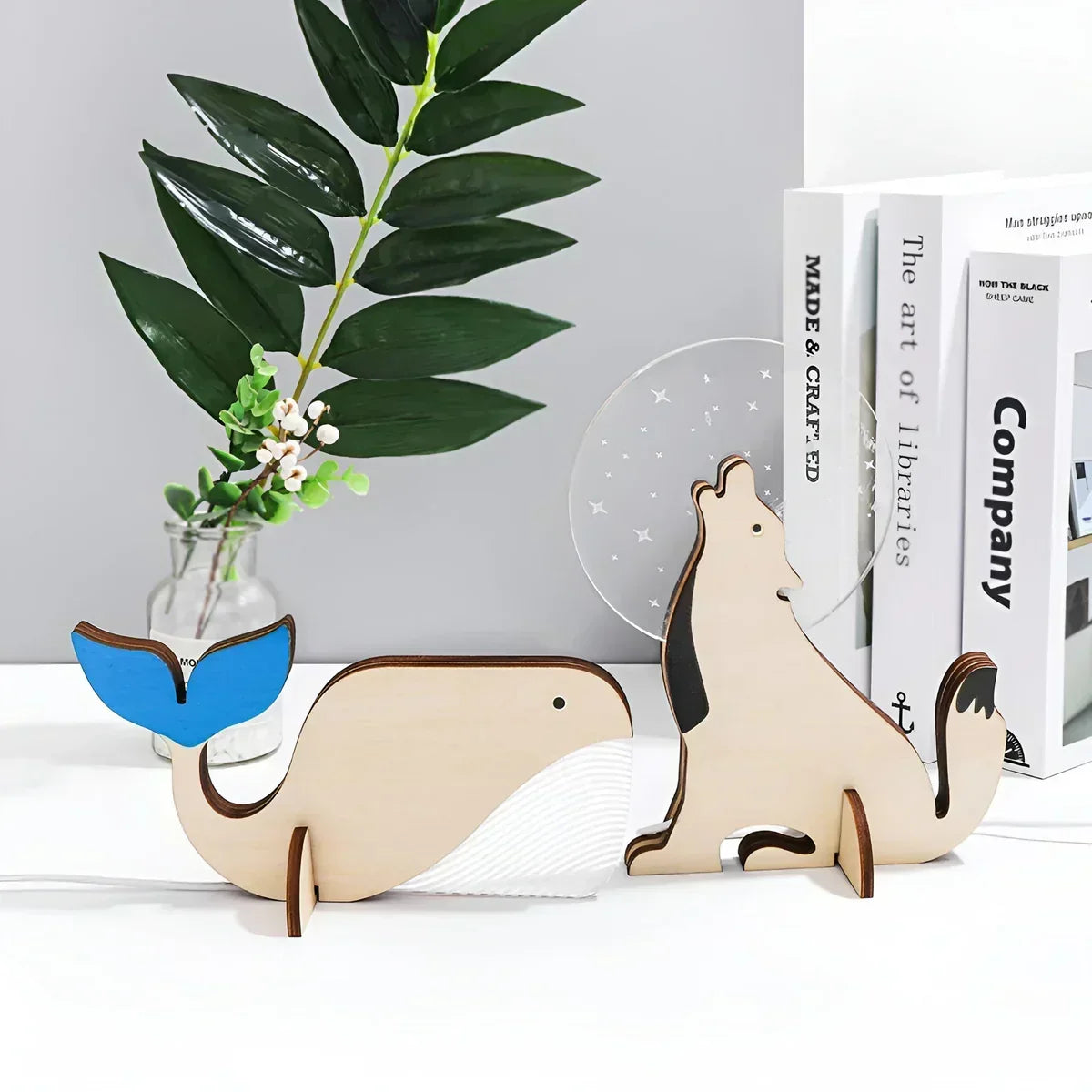 Wooden table lamp with an animal motif - warm LED light