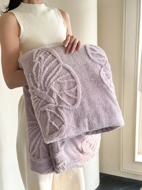 Blanket with 3D butterfly appliqués – soft and warm