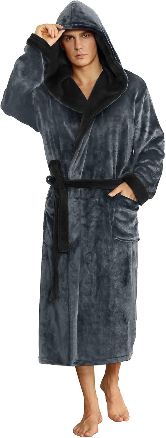 Men’s fleece bathrobe with hood – soft, warm, and machine washable