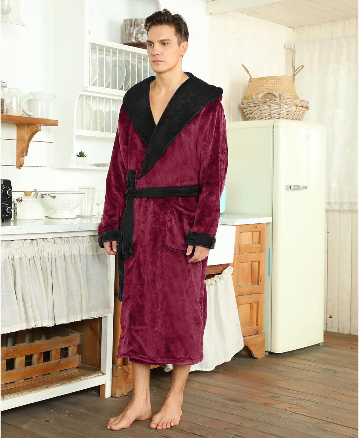 Men’s fleece bathrobe with hood – soft, warm, and machine washable