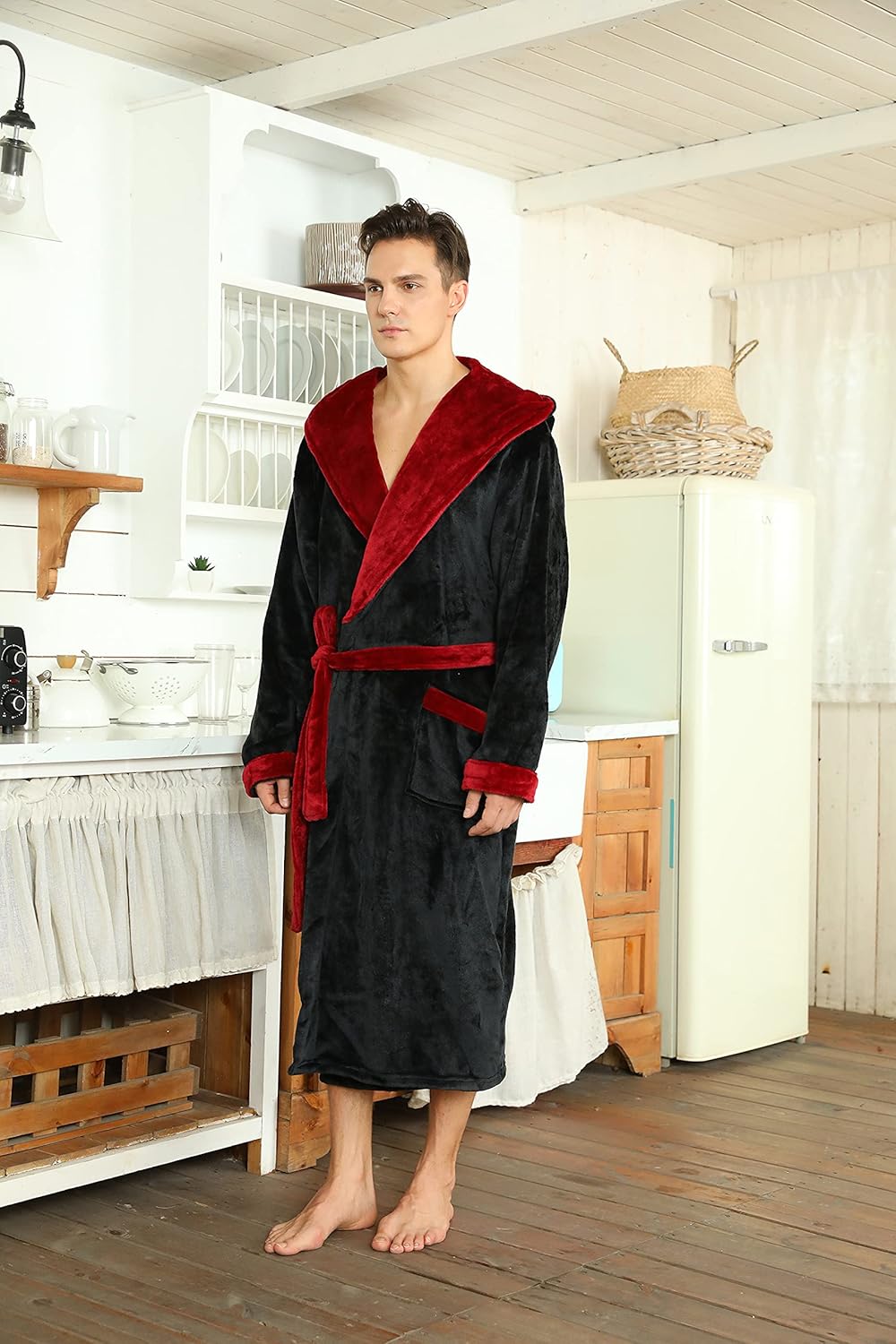 Men’s fleece bathrobe with hood – soft, warm, and machine washable