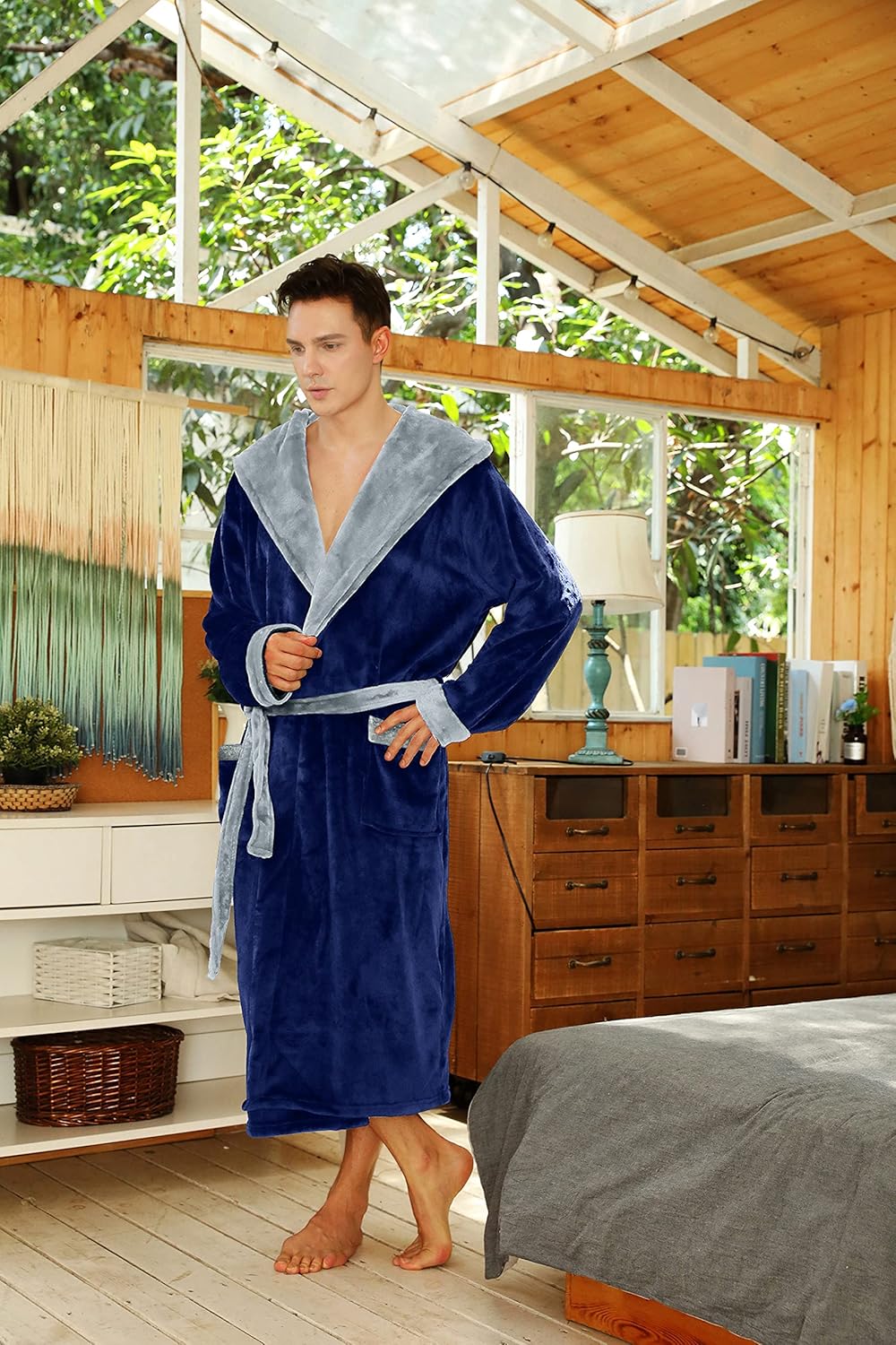 Men’s fleece bathrobe with hood – soft, warm, and machine washable