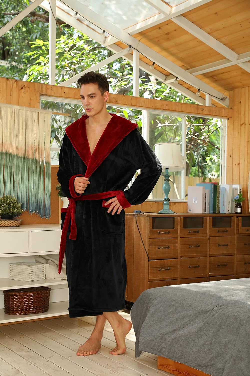 Men’s fleece bathrobe with hood – soft, warm, and machine washable