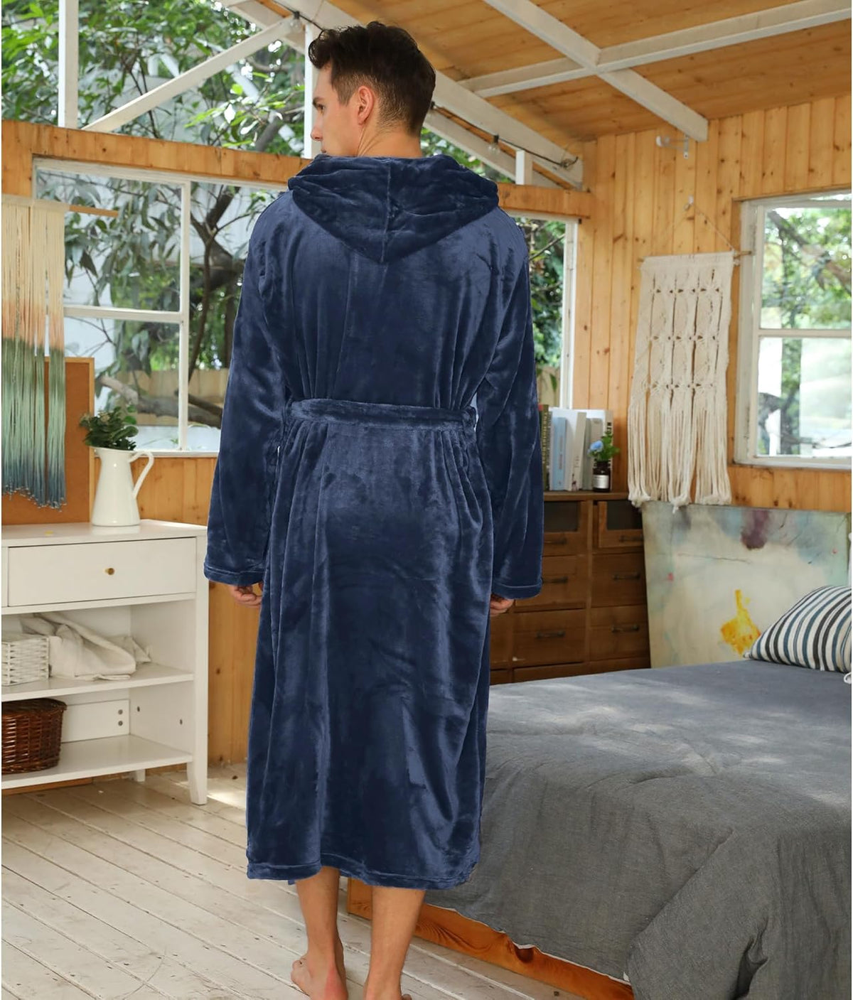 Men’s fleece bathrobe with hood – soft, warm, and machine washable