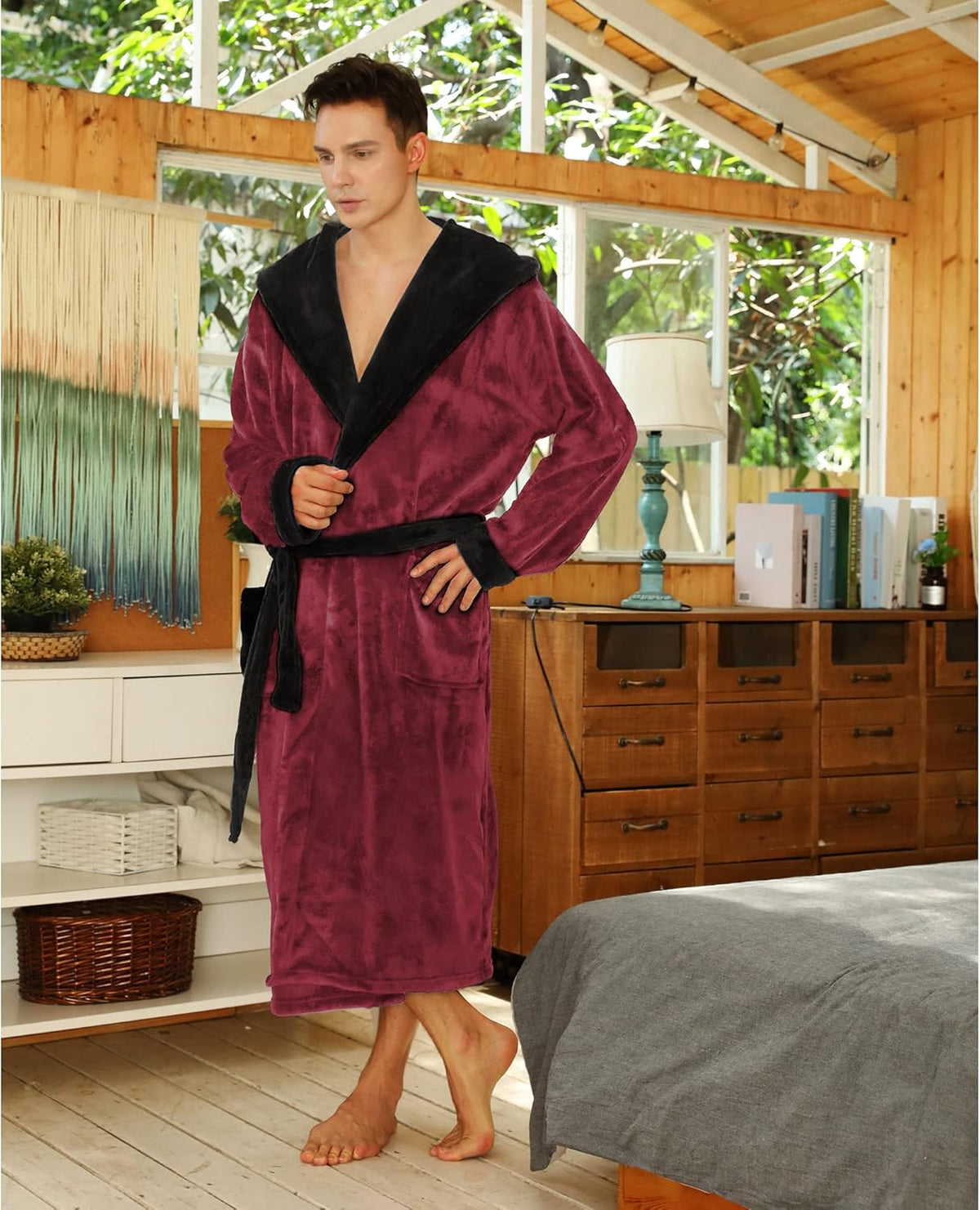 Men’s fleece bathrobe with hood – soft, warm, and machine washable