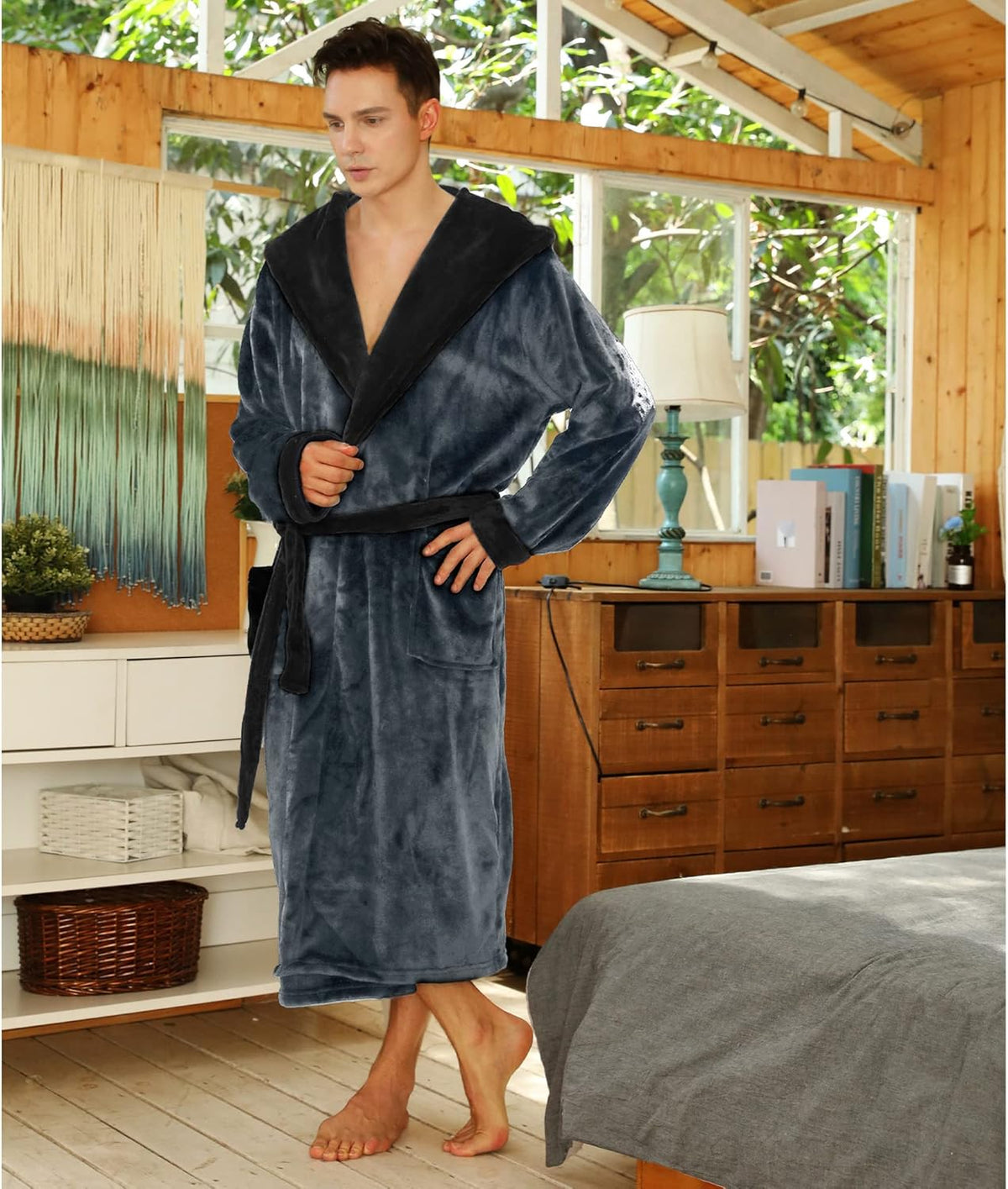 Men’s fleece bathrobe with hood – soft, warm, and machine washable