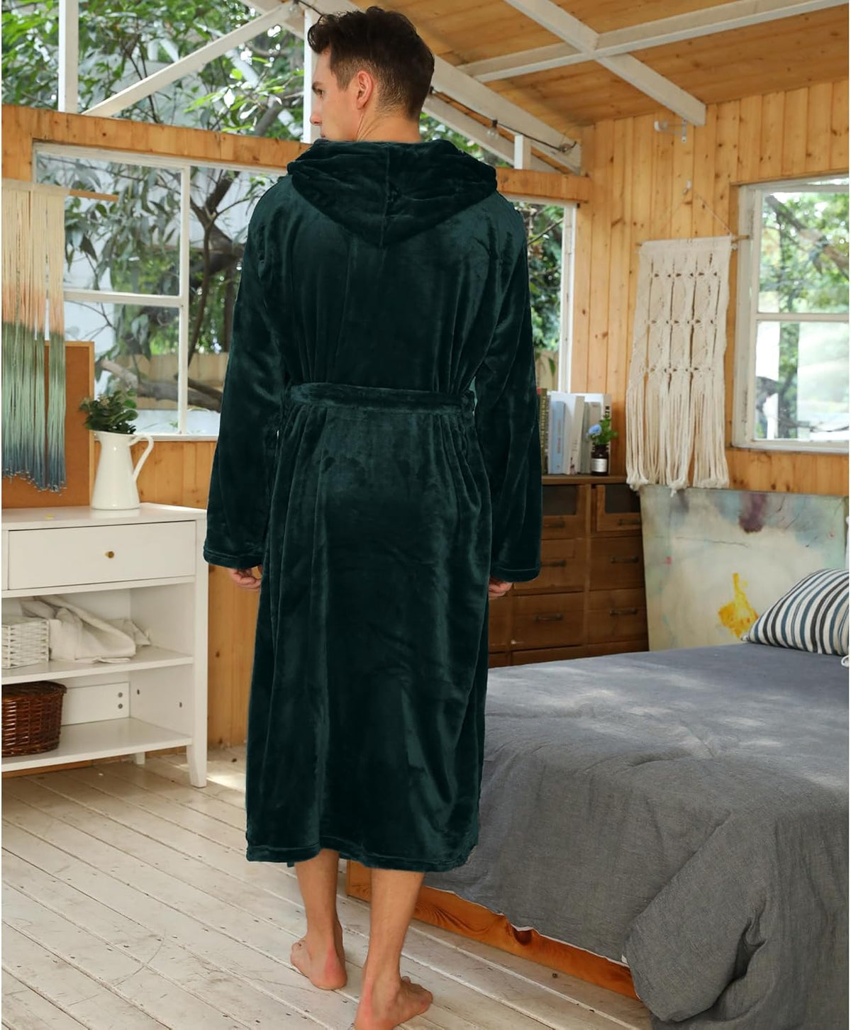 Men’s fleece bathrobe with hood – soft, warm, and machine washable