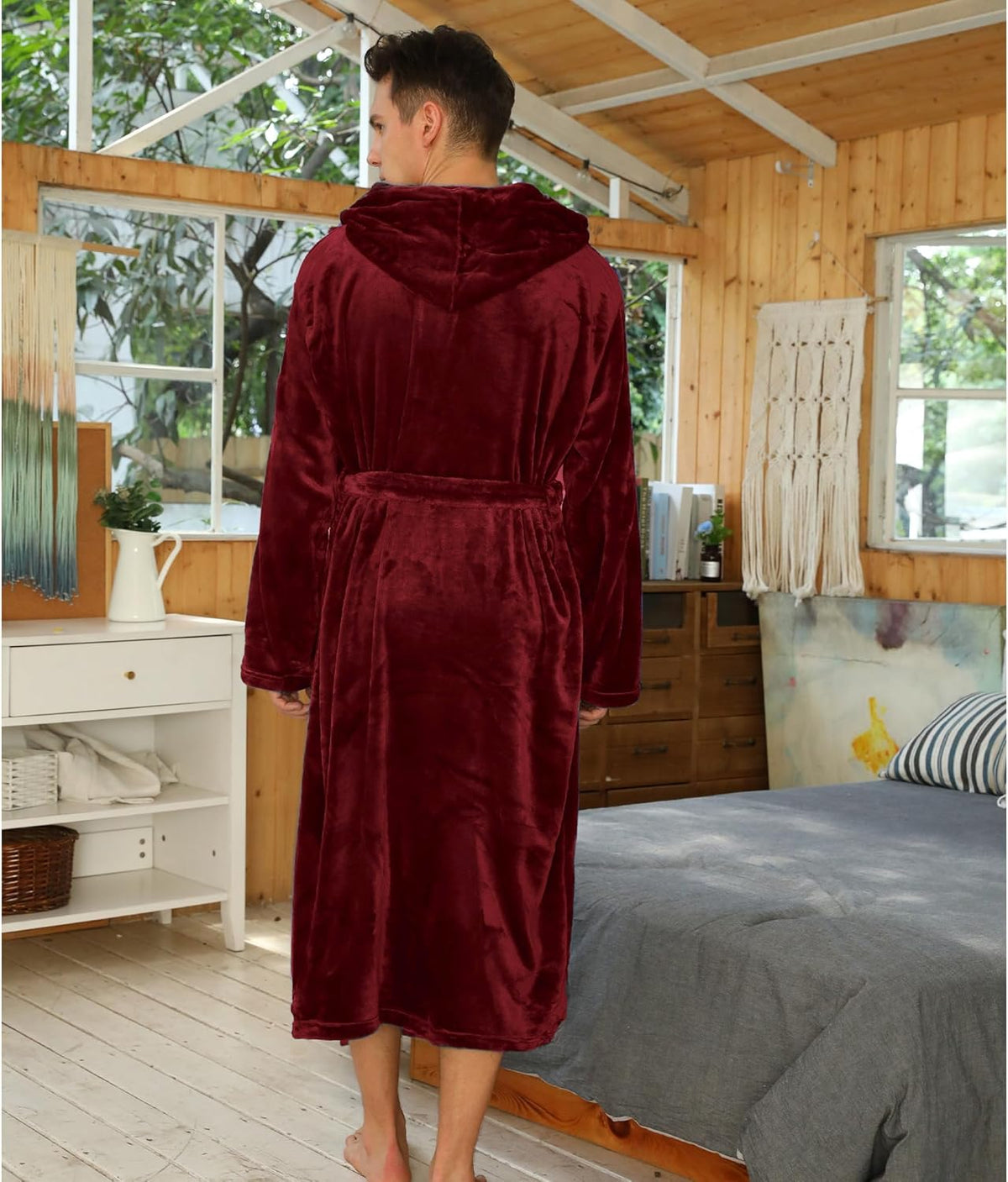 Men’s fleece bathrobe with hood – soft, warm, and machine washable