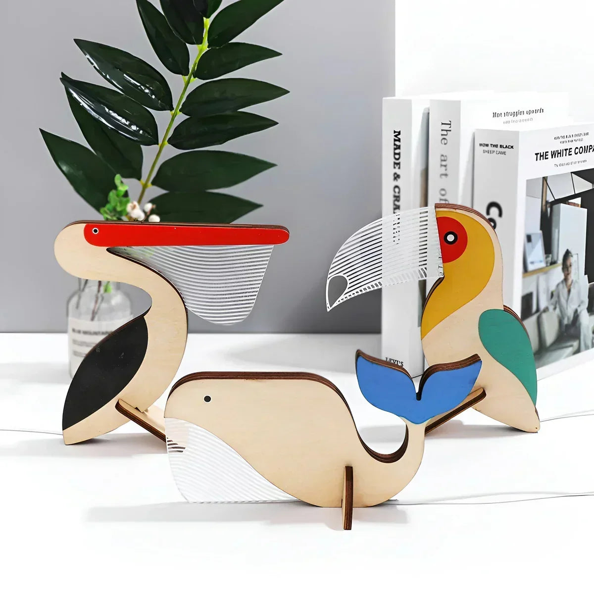 Wooden table lamp with an animal motif - warm LED light