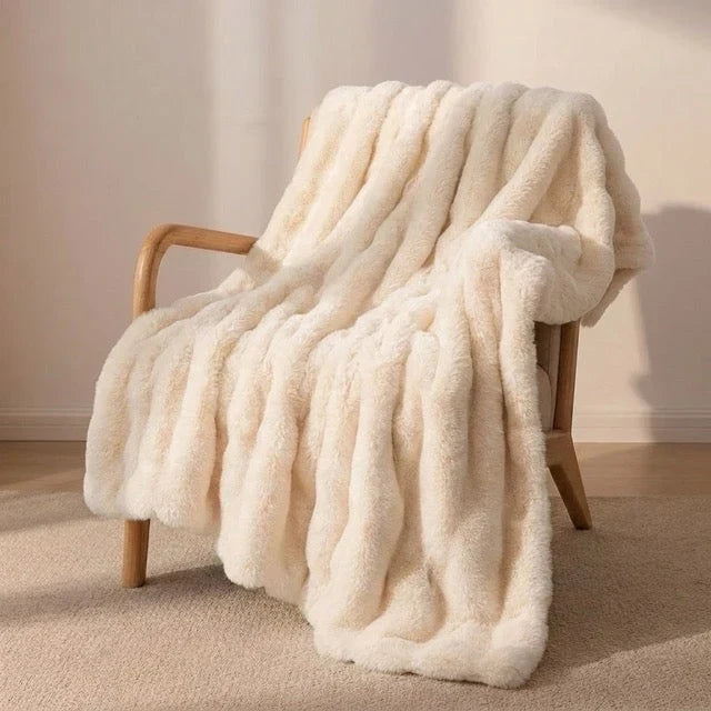 Kunstfell Kuscheldecke in Kaninchenfelloptik – weich und warm