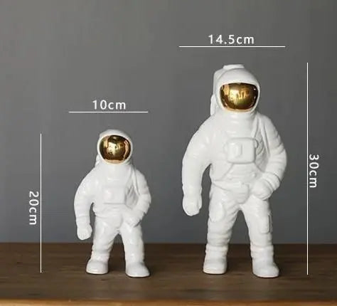 Size comparison chart showing two astronauten-figur planter dimensions available