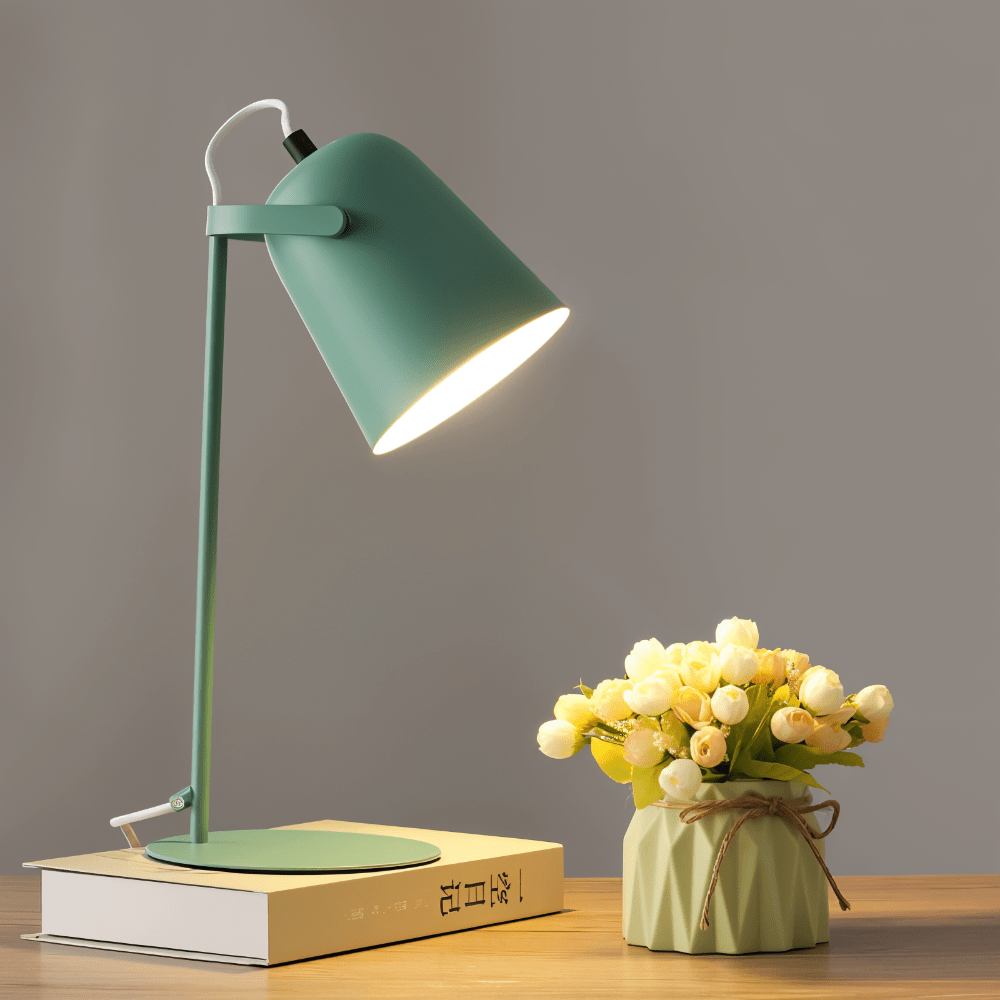 Tischlampe mit drehbarem Schirm und augenschonendem Licht