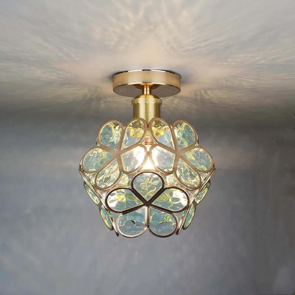 Blumenförmige Deckenleuchte mit Kristalldesign für elegante Räume