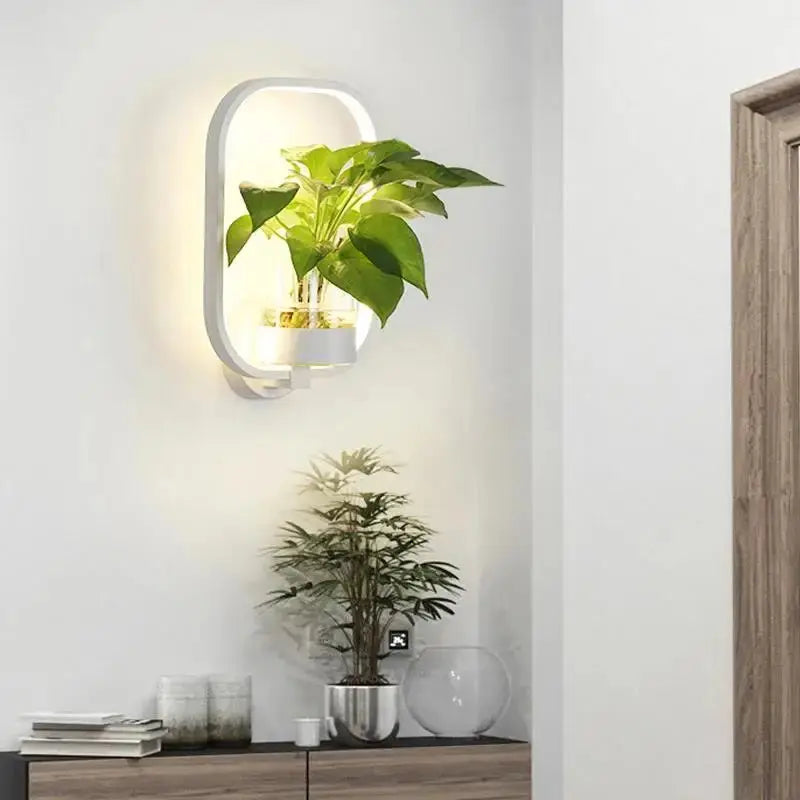Botanische Wandleuchte mit integriertem Pflanzenelement product image 3