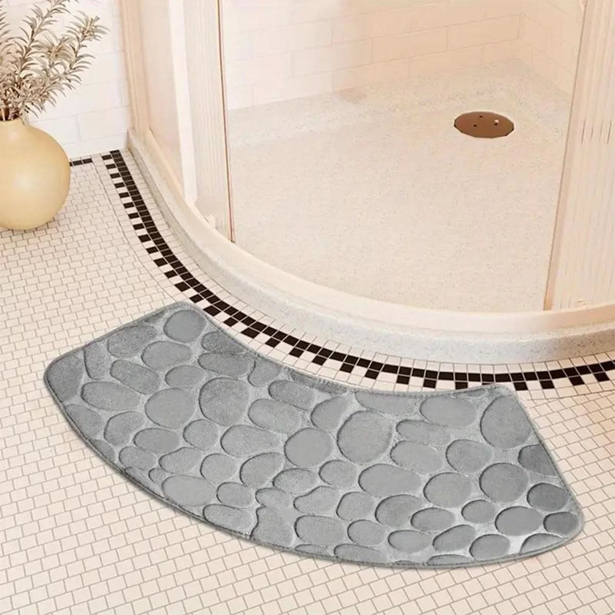 Soft, non-slip bathroom mat - comfortable and stylish