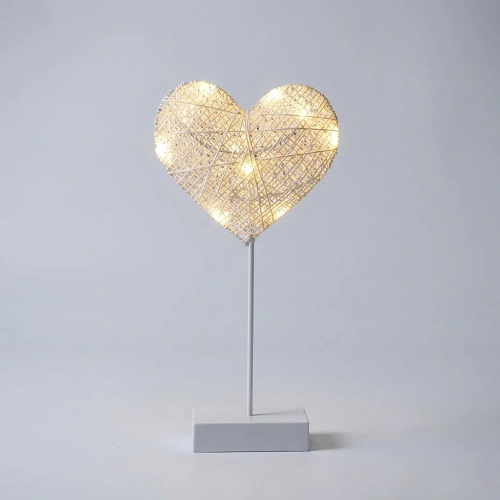 Decorative table lamp made of rattan and copper wire – cordless