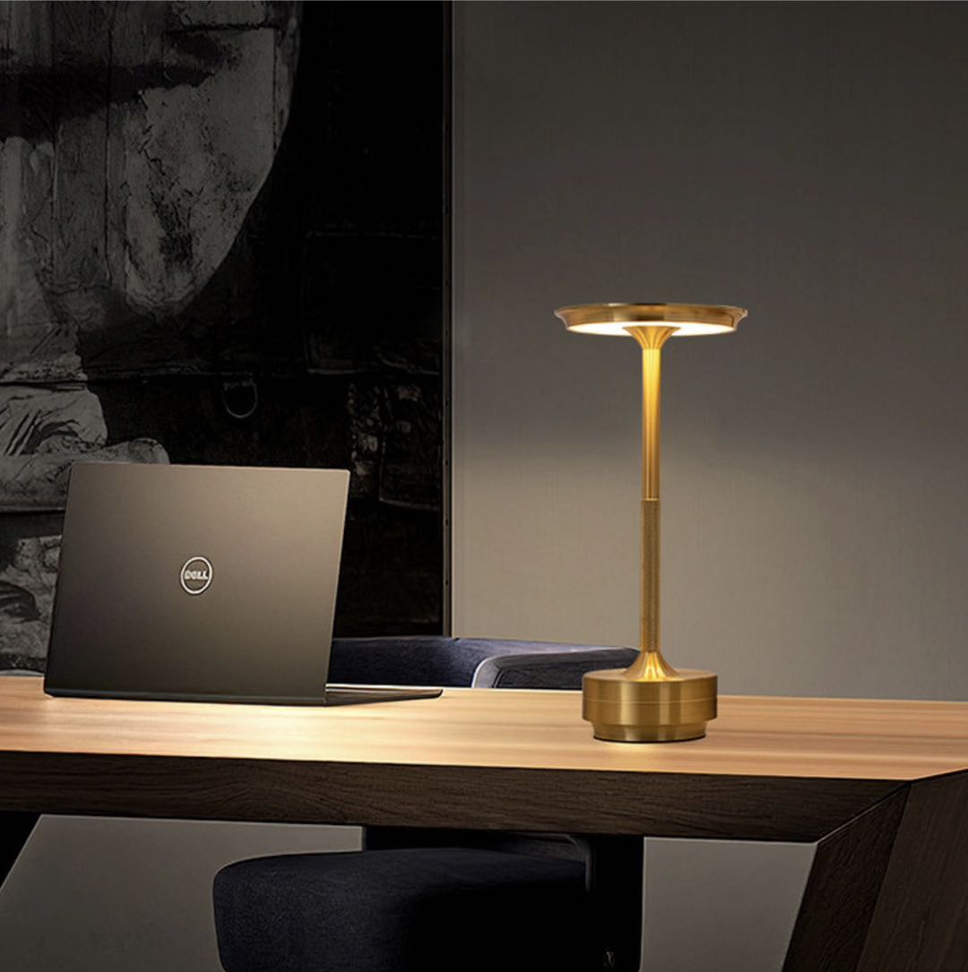 Kabellose LED-Tischlampe mit Touch-Dimmer aus Aluminium IP44