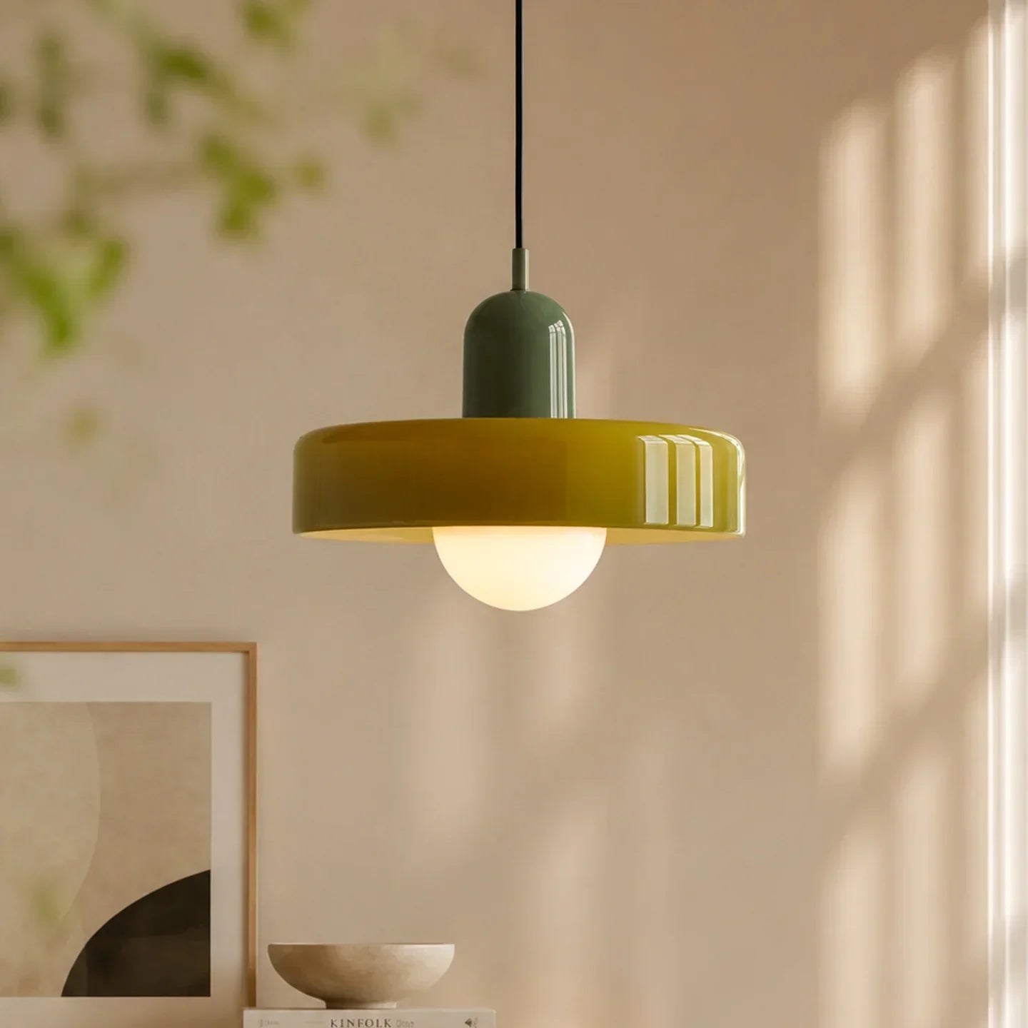 Glas Pendelleuchte mit Kugelschirm – dekorative Hängeleuchte