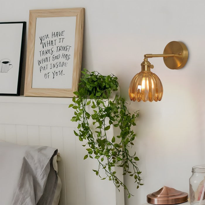 Lotus Glas Wandleuchte – dekoratives Wandlicht im Blütendesign