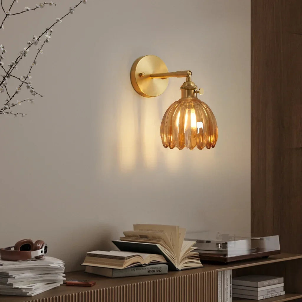 Lotus Glas Wandleuchte – dekoratives Wandlicht im Blütendesign