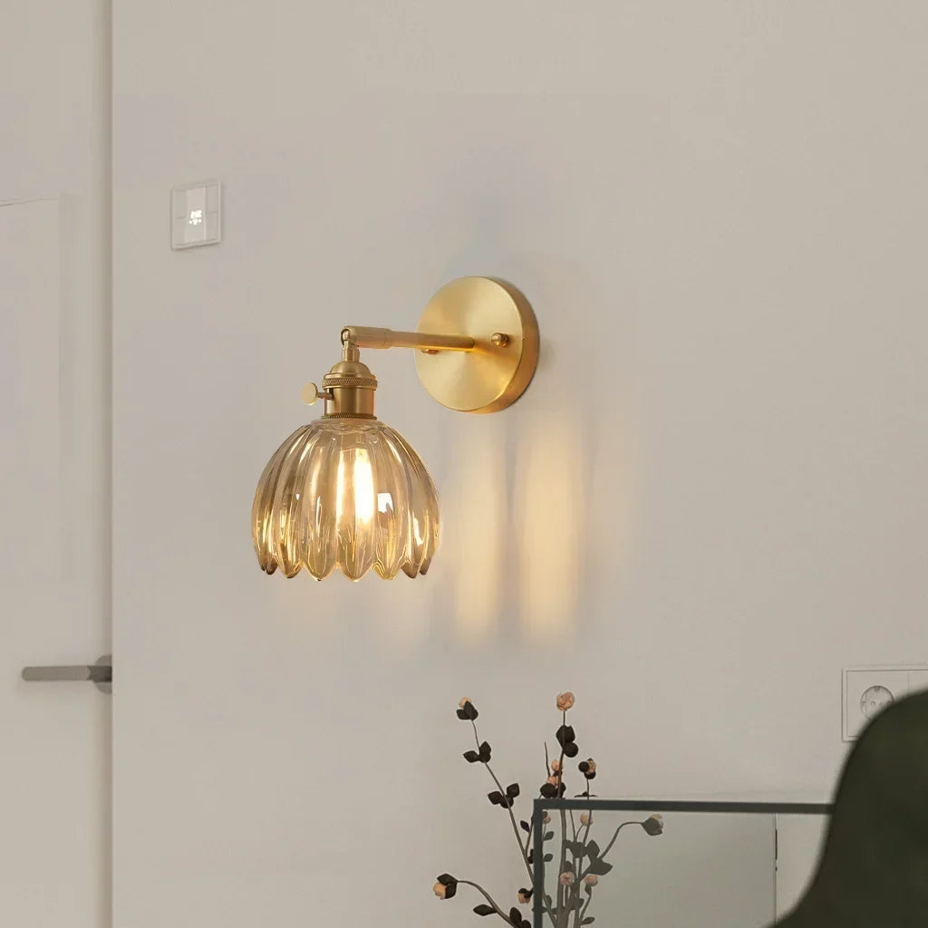 Lotus Glas Wandleuchte – dekoratives Wandlicht im Blütendesign