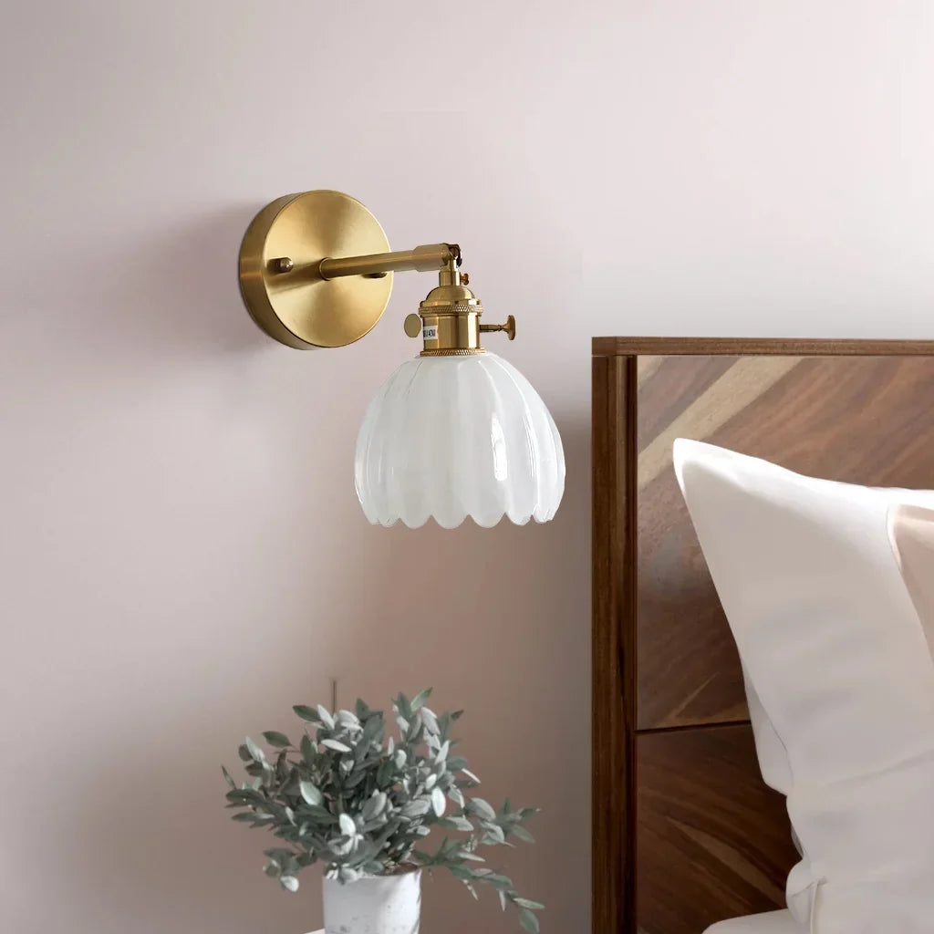 Lotus Glas Wandleuchte – dekoratives Wandlicht im Blütendesign