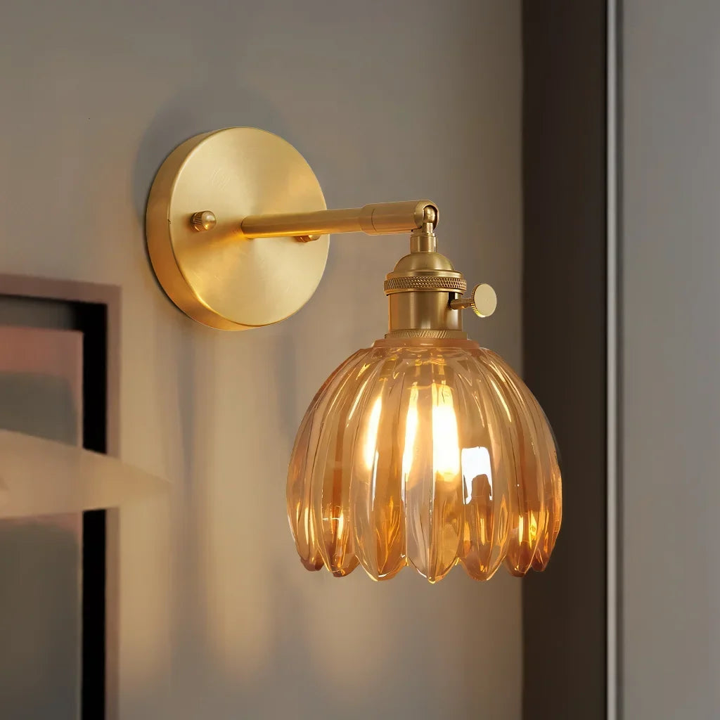 Lotus Glas Wandleuchte – dekoratives Wandlicht im Blütendesign