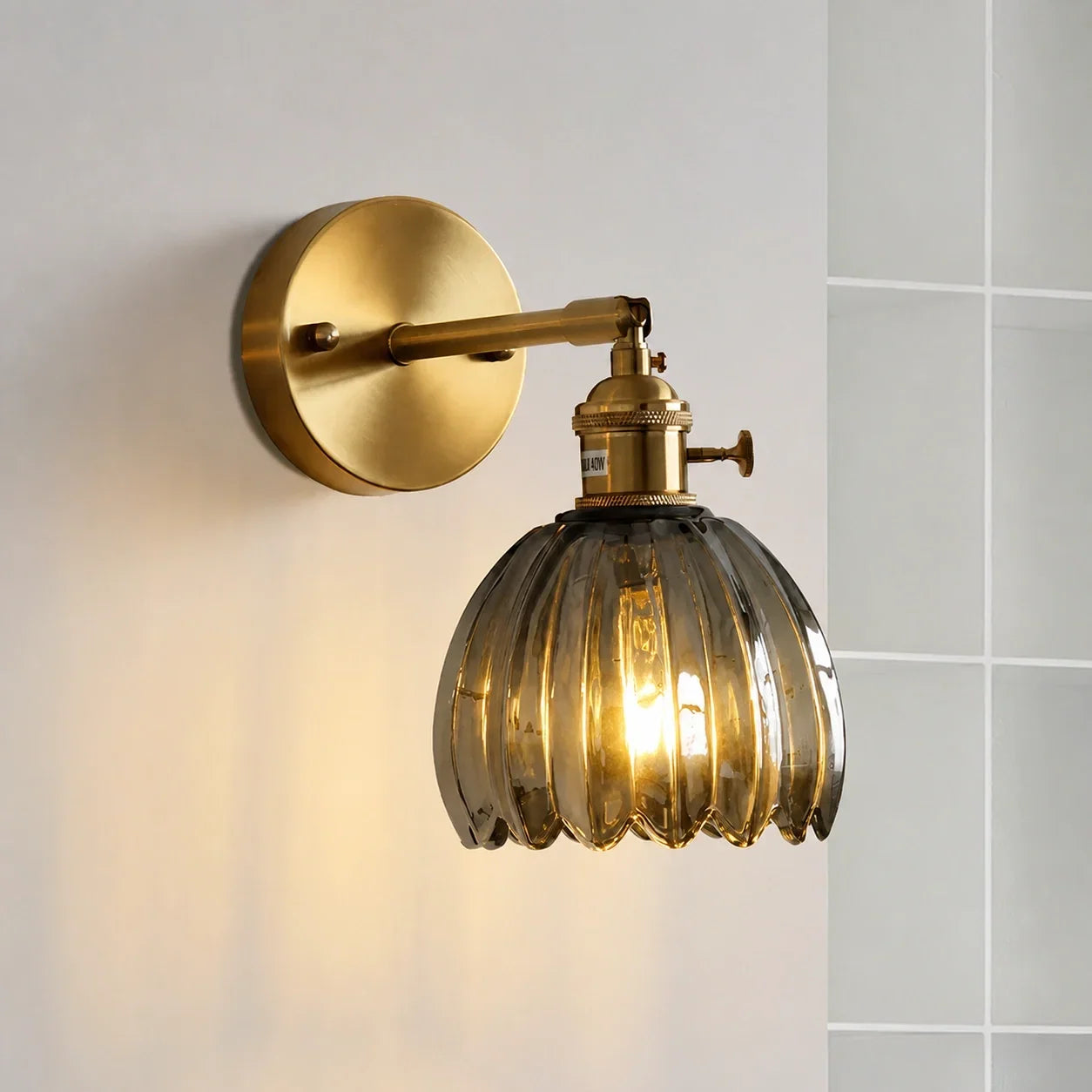 Lotus Glas Wandleuchte – dekoratives Wandlicht im Blütendesign
