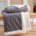 Weighted blanket with Sherpa - Warm weighted blanket for better sleep