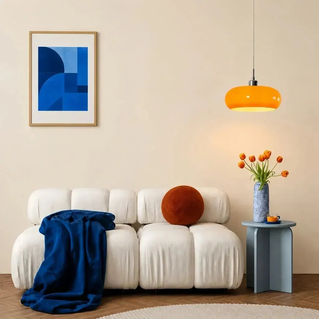 Glas-Pendelleuchte im Bauhaus-Stil für moderne Innenräume