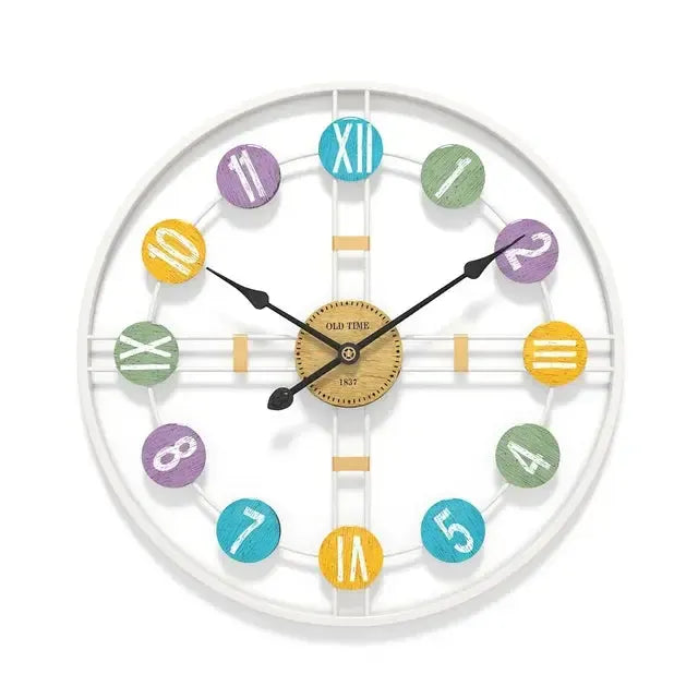 Große Vintage Wanduhr mit römischen Ziffern und Metallrahmen