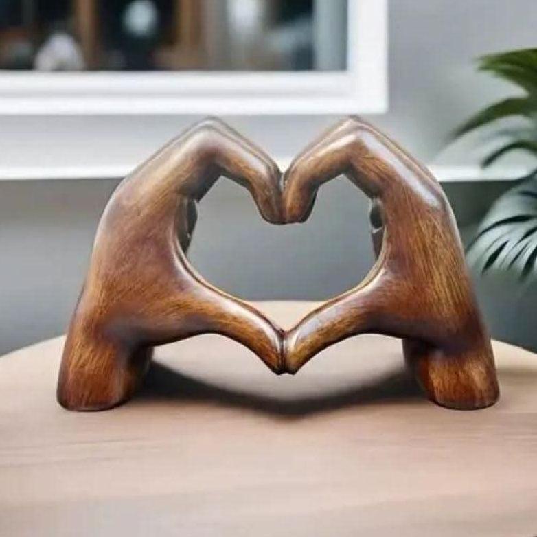 Handgeschnitzte Holzfigur – Dekorative Skulptur aus Naturholz