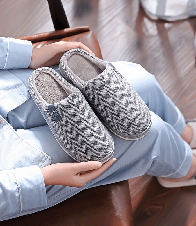 Men's slippers with plush lining - warm, non-slip, and comfortable