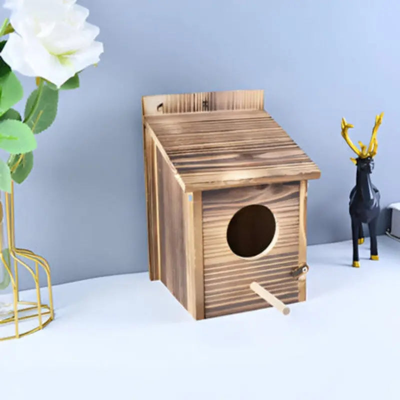 Vogelhaus aus Holz – Nistkasten und Dekoration für Garten und Haus