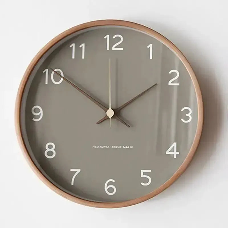 Holzwanduhr mit lautlosem Quarzwerk – minimalistisches Design