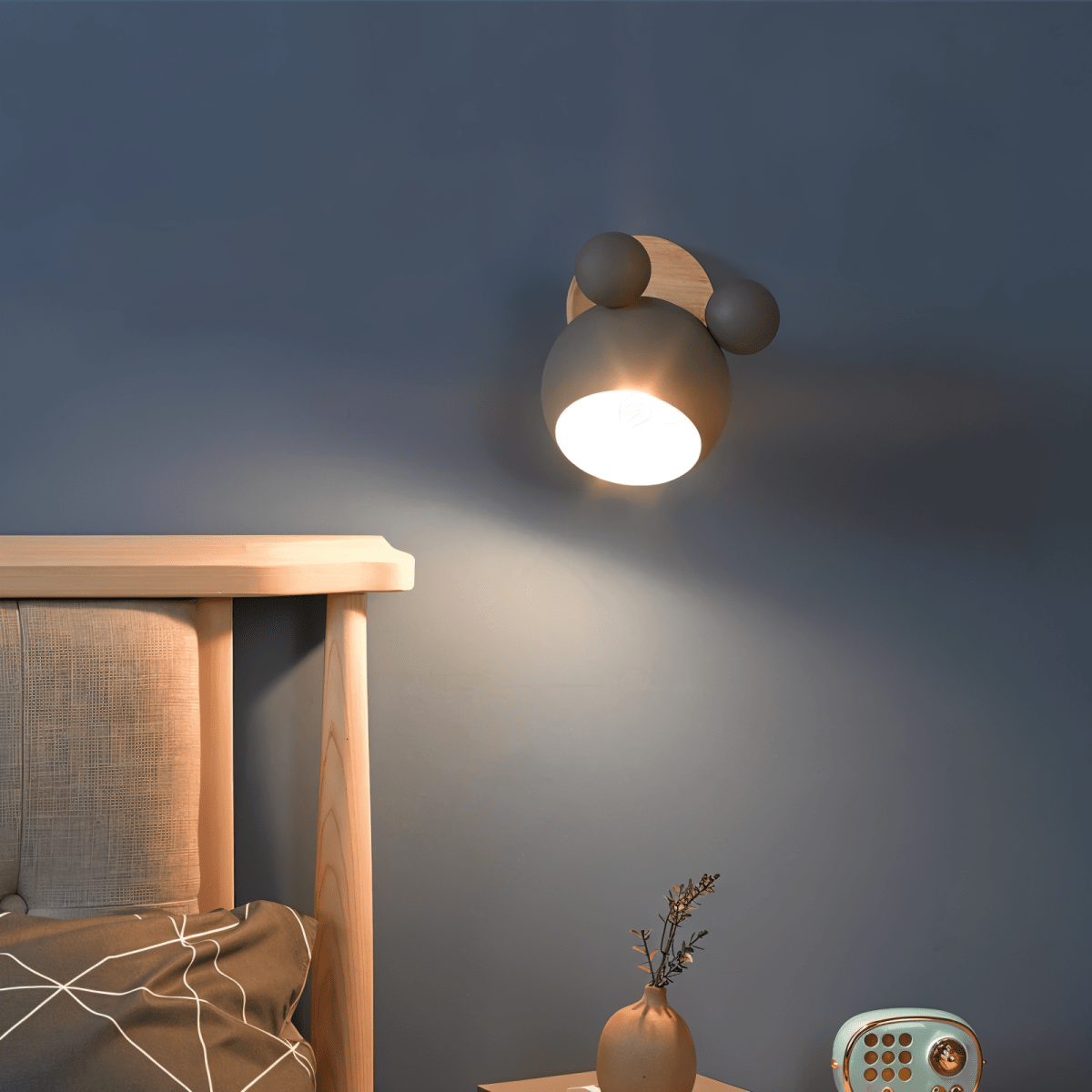 Macaron wall light with swivel function for atmospheric lighting