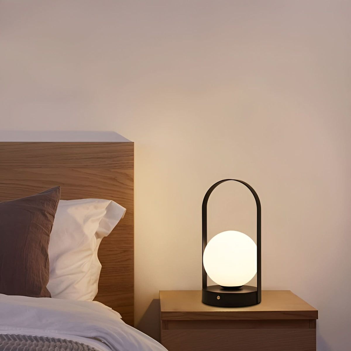 Cordless spherical lamp with battery – minimalist design